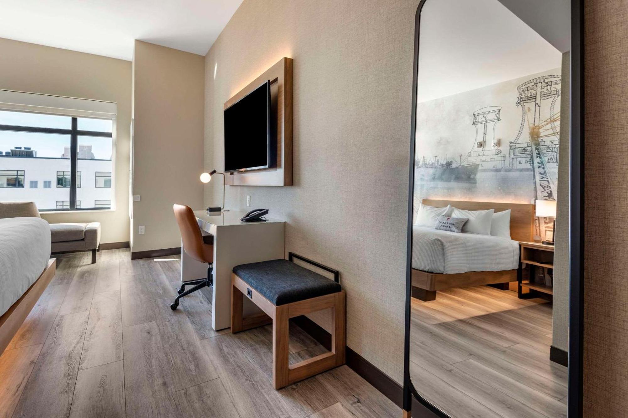 Cambria Hotel Portland Downtown Old Port Esterno foto